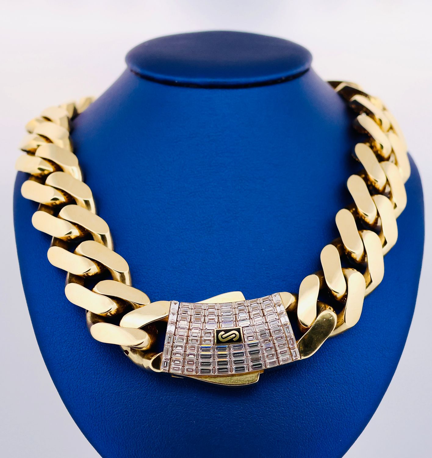 Cadena Monaco cierre Baguette 10k
Dimensiones 22