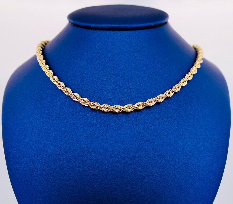 Cadena Torsal 10k 
Dimensiones 18" x 4mm
Peso 6.2g
SO1014803
