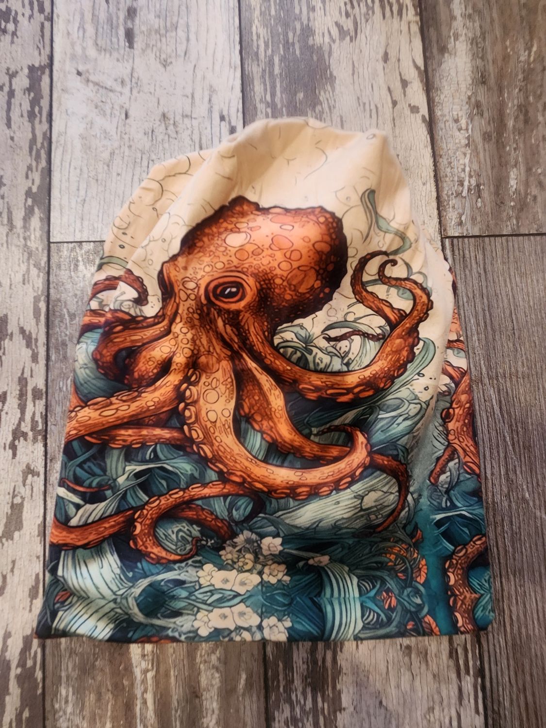$10 beanie, Colour: octopus