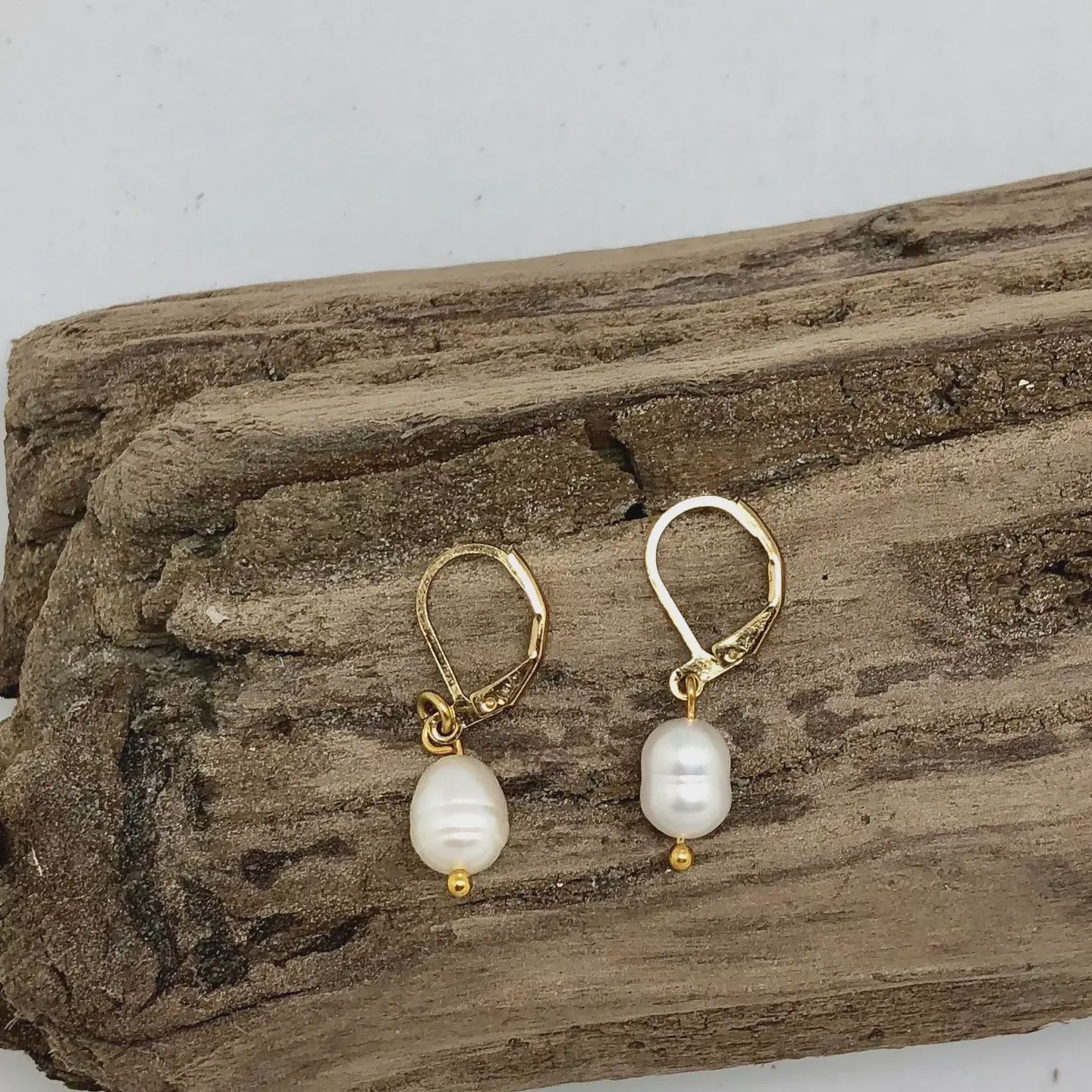 Freshwater Pearl Closed Hook Earrings