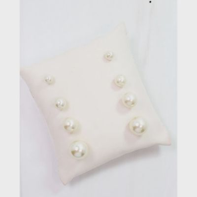 Britt Pearl Stud Set