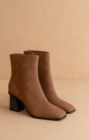 Vera Square Toe Ankle Boot - BROWN