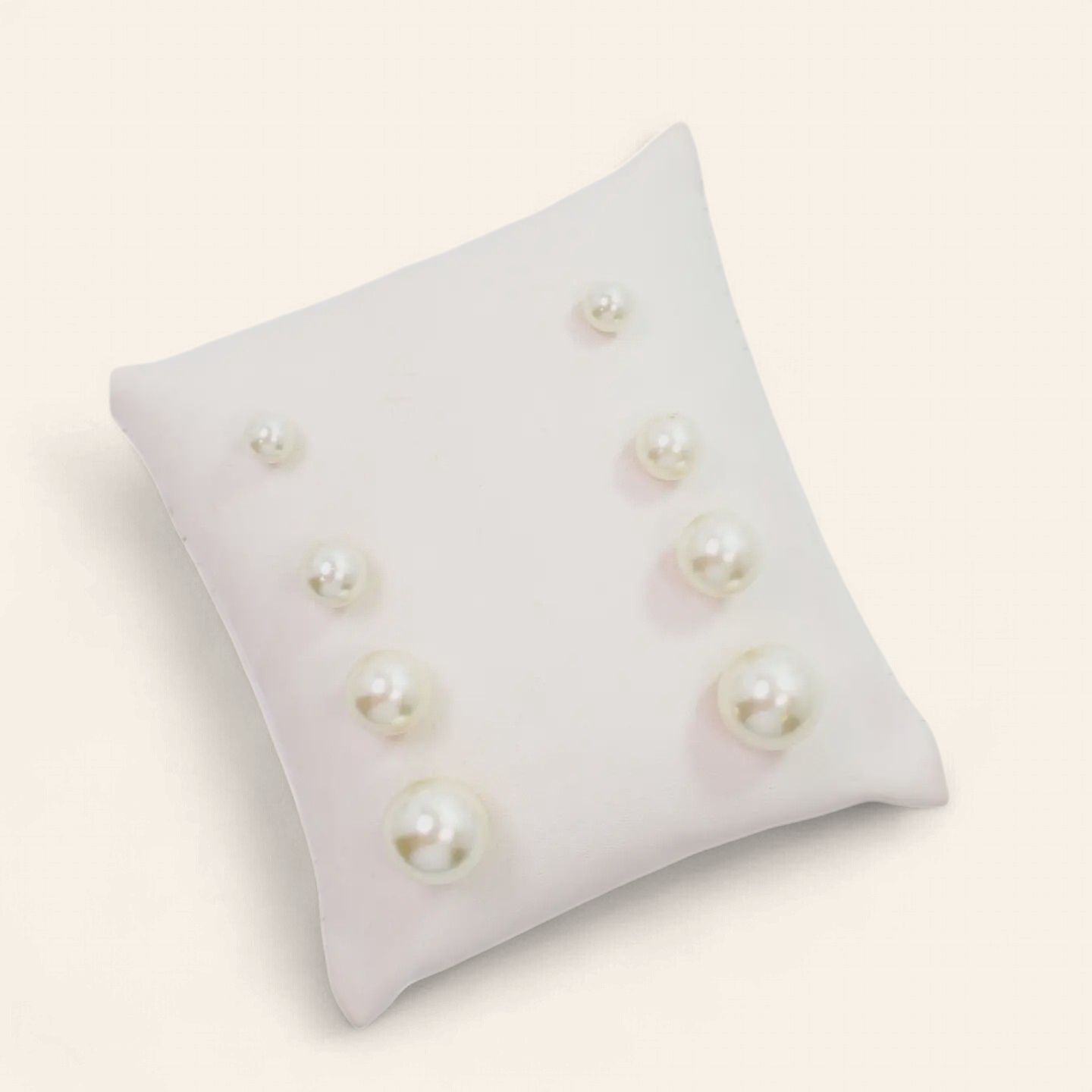 Britt Pearl Stud Set