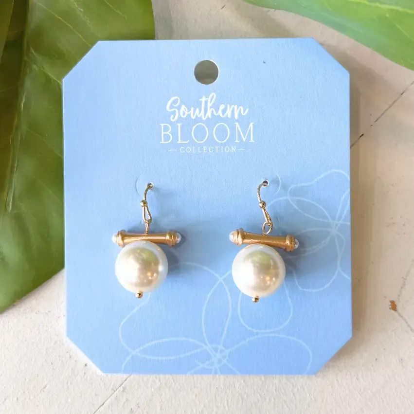 Magnolia Manor Pearl Earrings