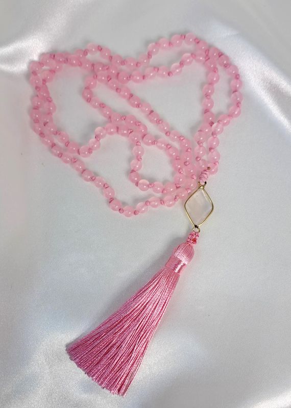 Mala Quartz rose- Surmonter le stress, amplifie les qualités féminines