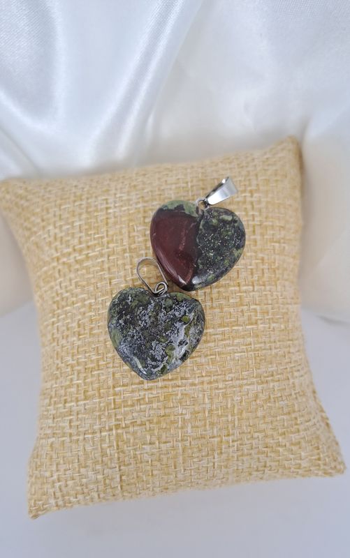 Pendentif Jaspe Sang de Dragon "Forme cœur" - Courage et ancrage