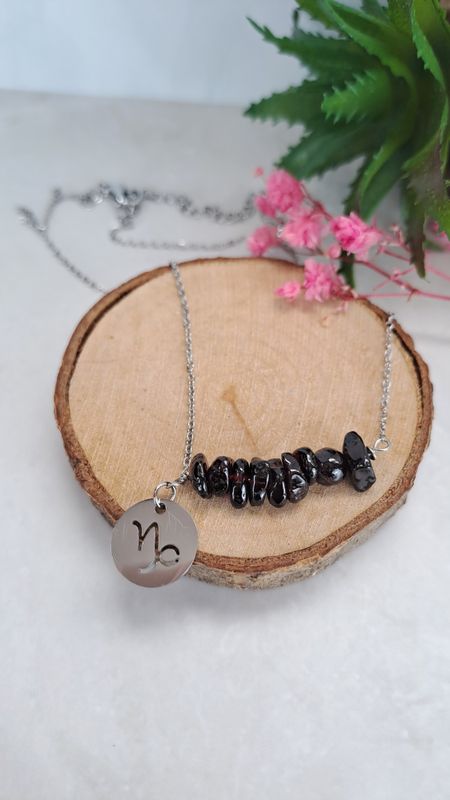 Collier astro Capricorne Grenat - Force et motivation