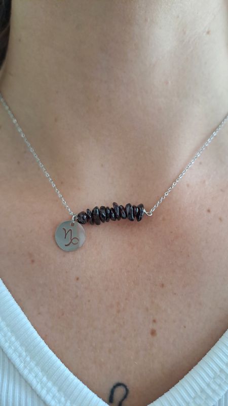 Collier astro Capricorne Grenat - Force et motivation