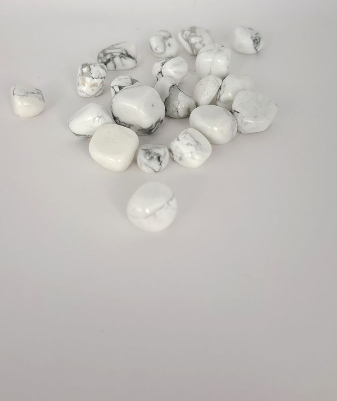 Pierre roulée Howlite lot de 5 : Communication calme, aide à surmonter le stress et la colère