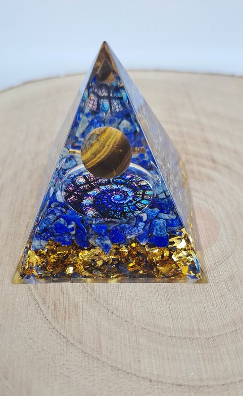 Orgonite Pyramide Lapis-lazuli et Œil de tigre