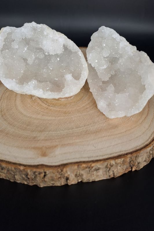 Géode entière Cristal de roche 173-240g - Élimine la négativité