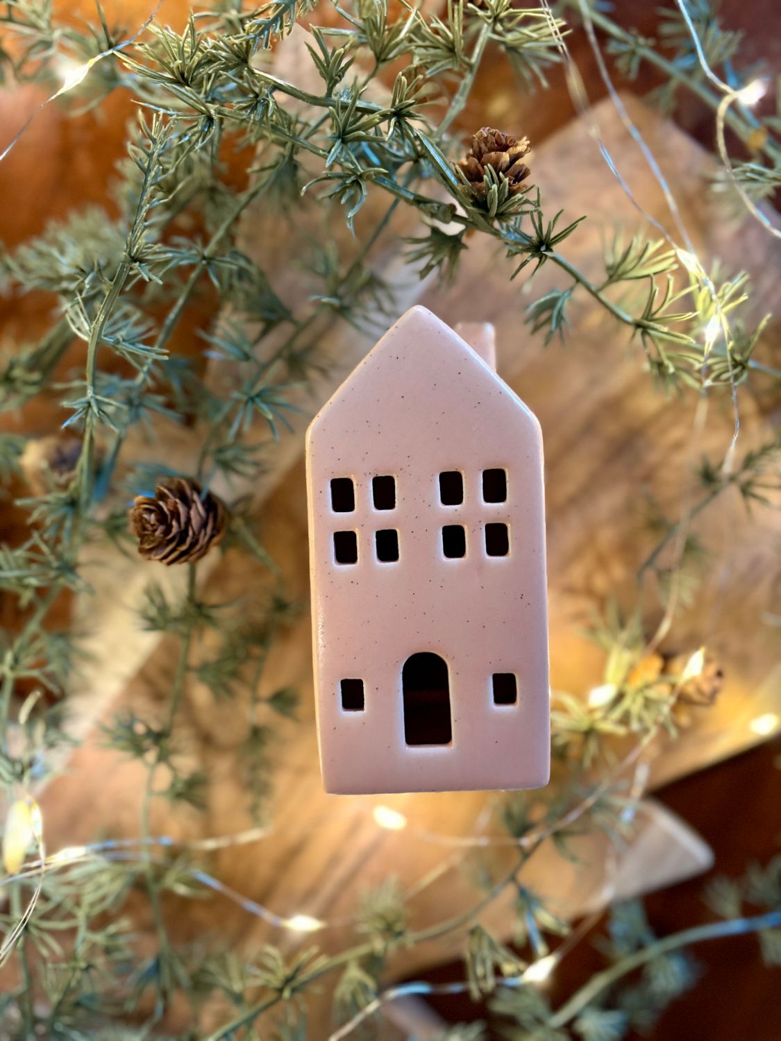 Maison Noël Rose “Pink Townhouse – Persimmon Chestnut”