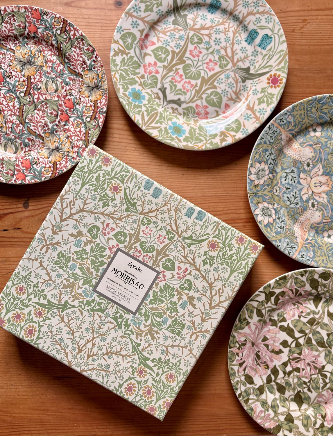 Coffret de 4 assiettes William Morris
