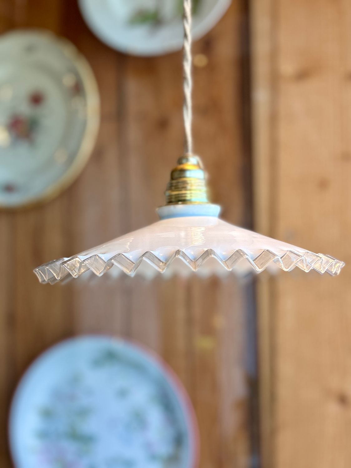 Suspension opaline blanche