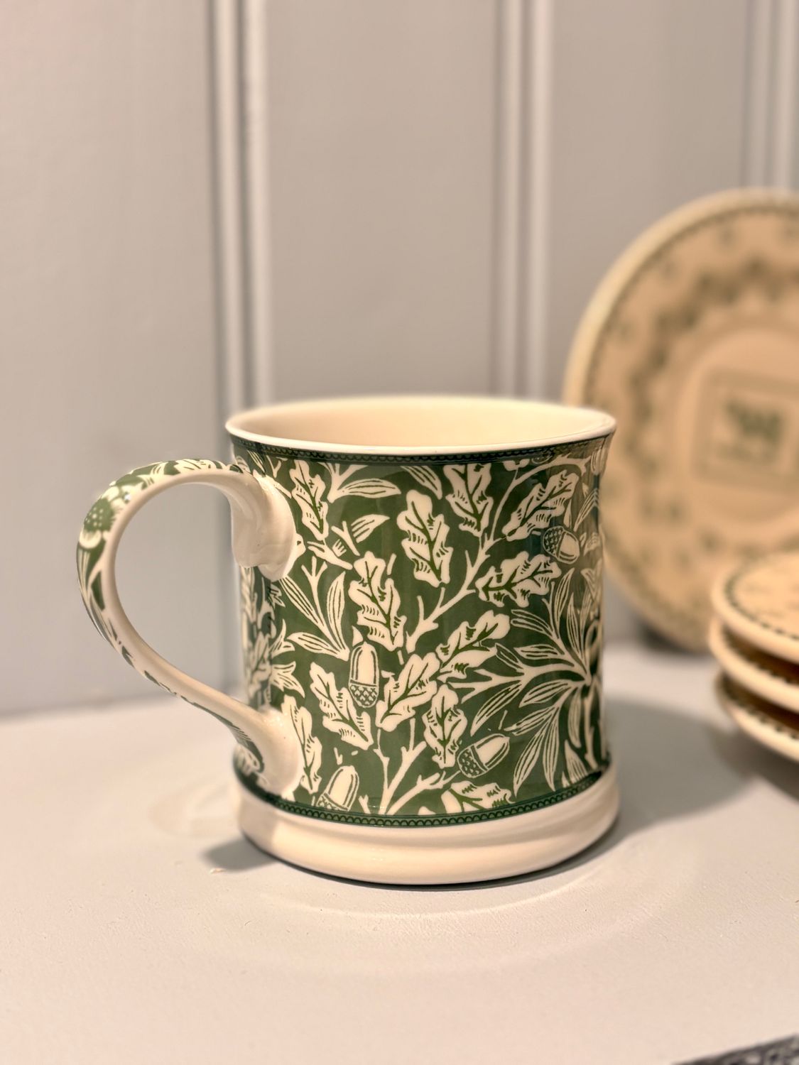 Mug Acorn — William Morris