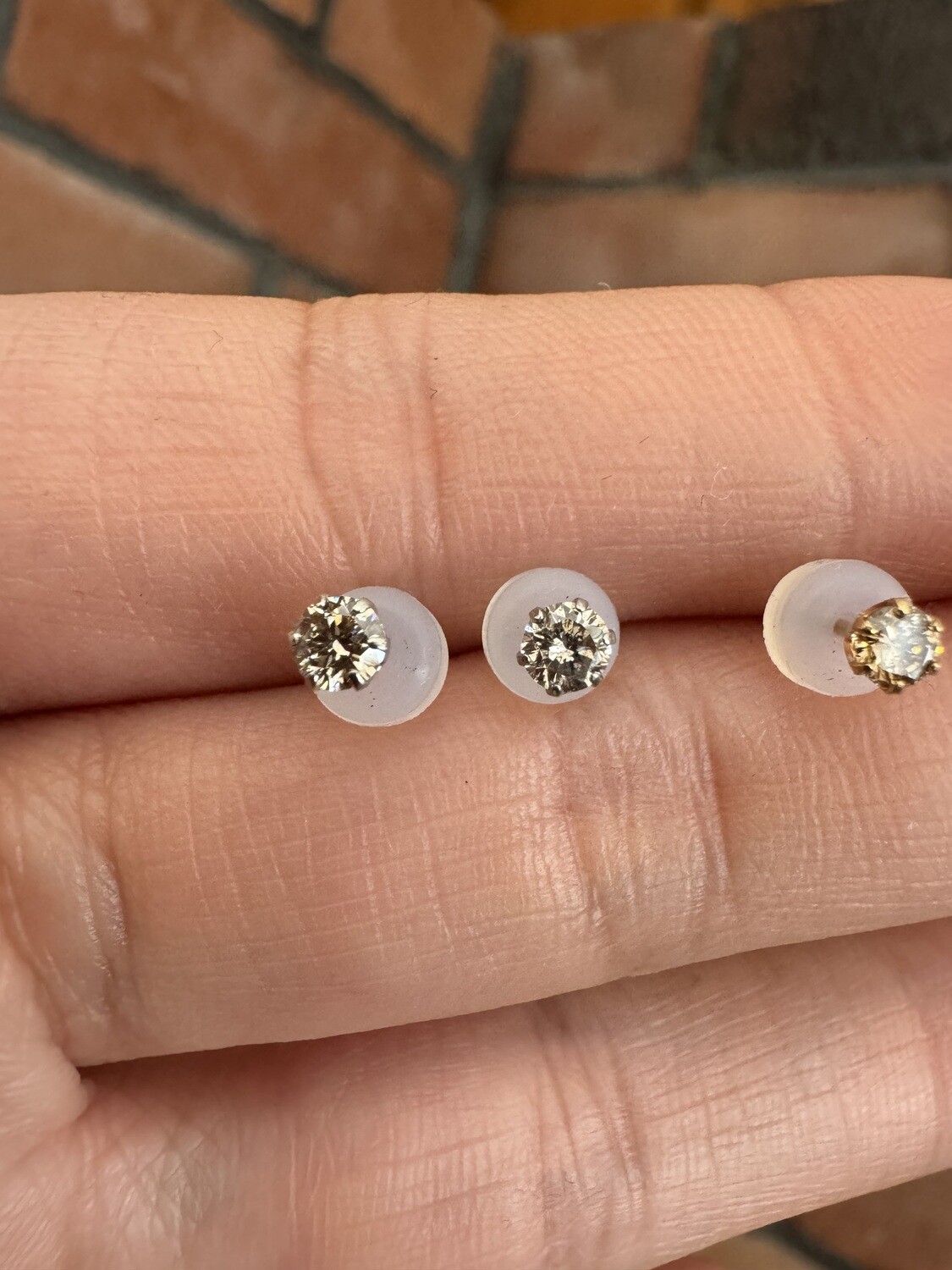0.20 ct. Diamond Stud PT900