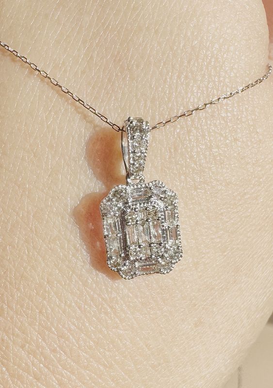 0.30 ct Amelia Rectangle Pendant