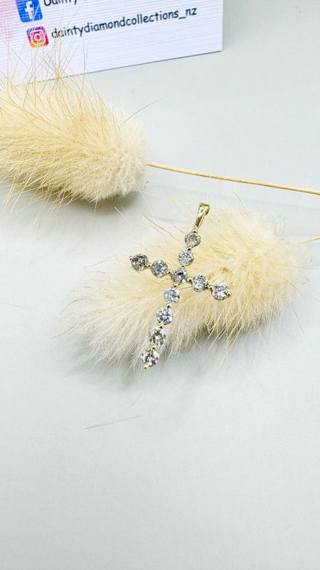 0.50 ct Small Cross Pendant YG