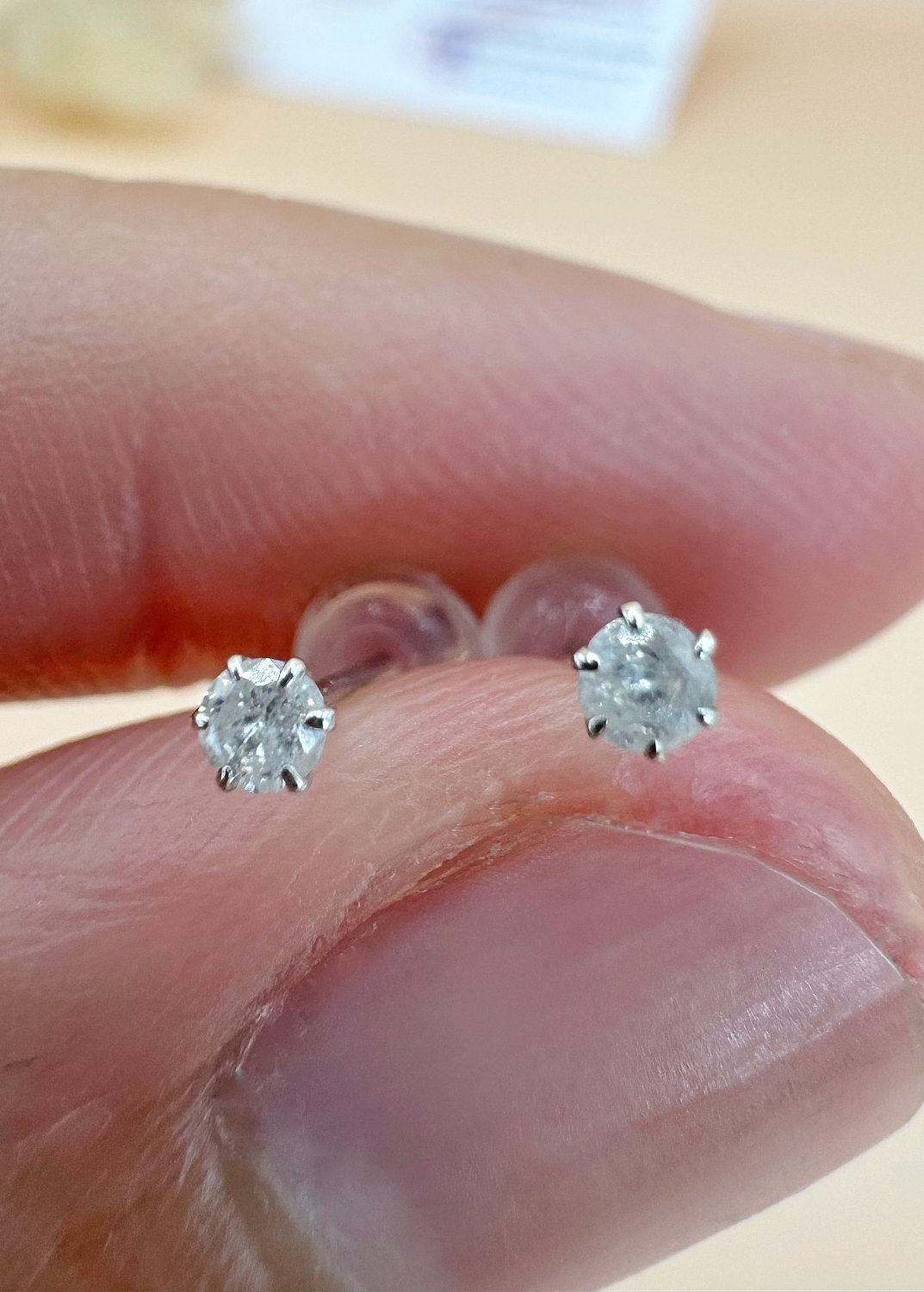 0.10 tcw Classic Mini Studs Plt