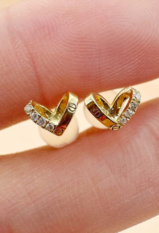 0.04 tcw Open Heart Cartier inspired Yg