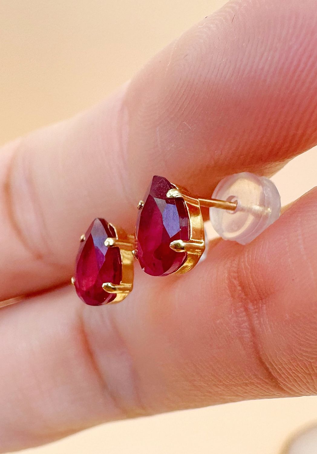 2 tcw Natural Ruby Stud YG