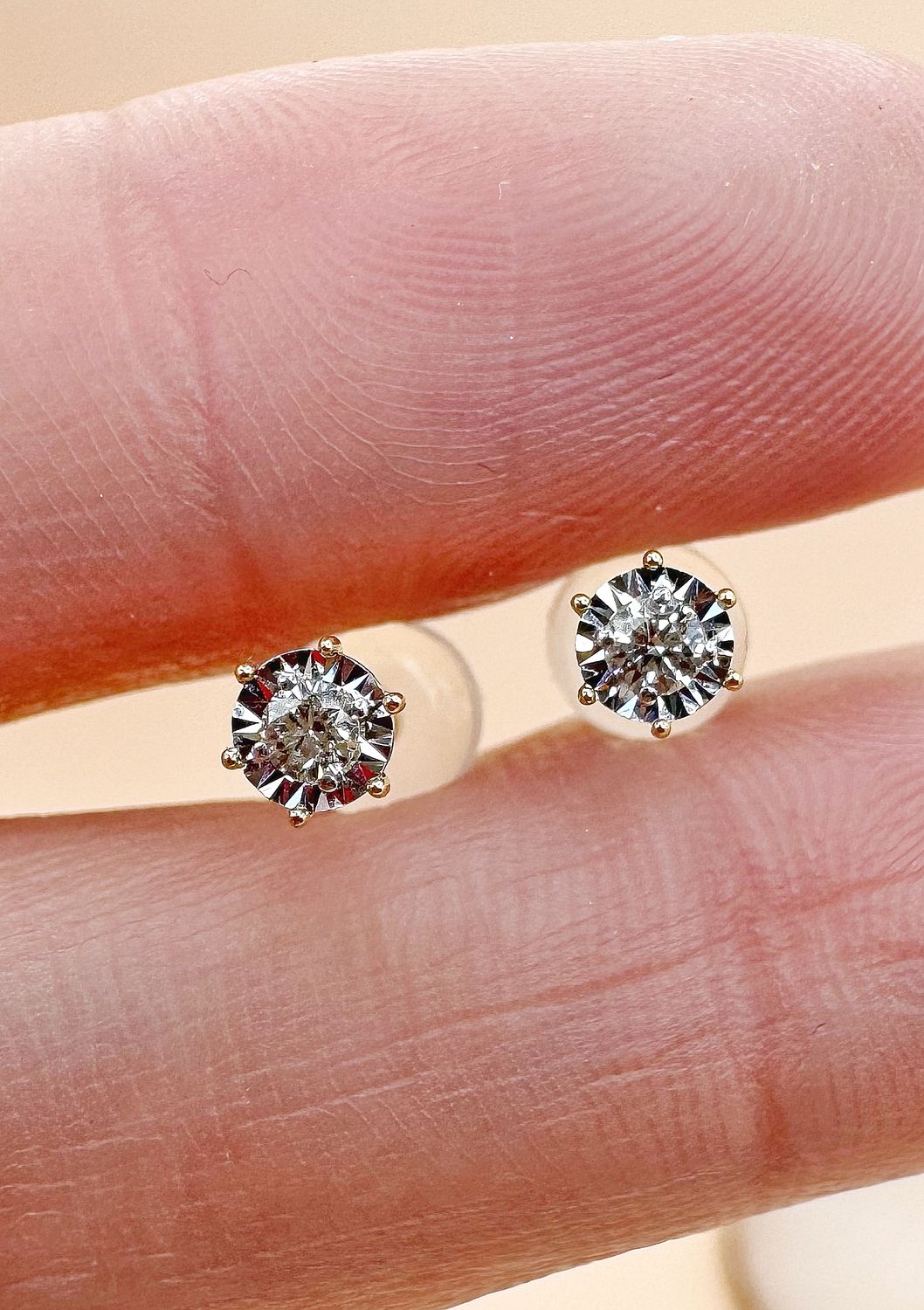 0.10 tcw Miracle Stud 2tone