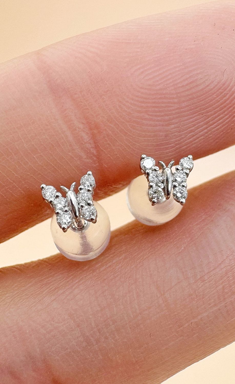 0.10 tcw Mini Butterfly Stud WG