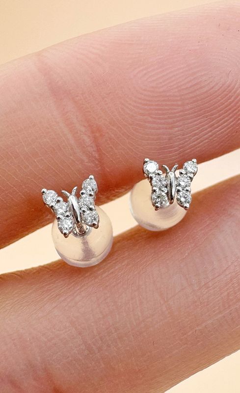 0.10 tcw Mini Butterfly Stud WG