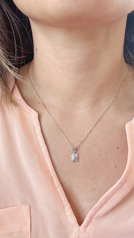 0.50 ct Bar Pendant WG
