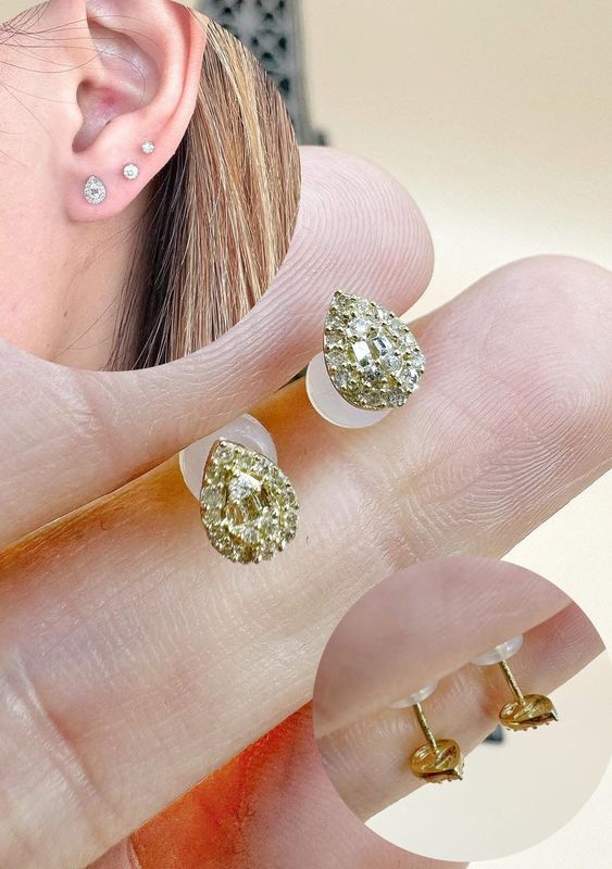 0.16 tcw Pear Selena Stud in 18k Yg