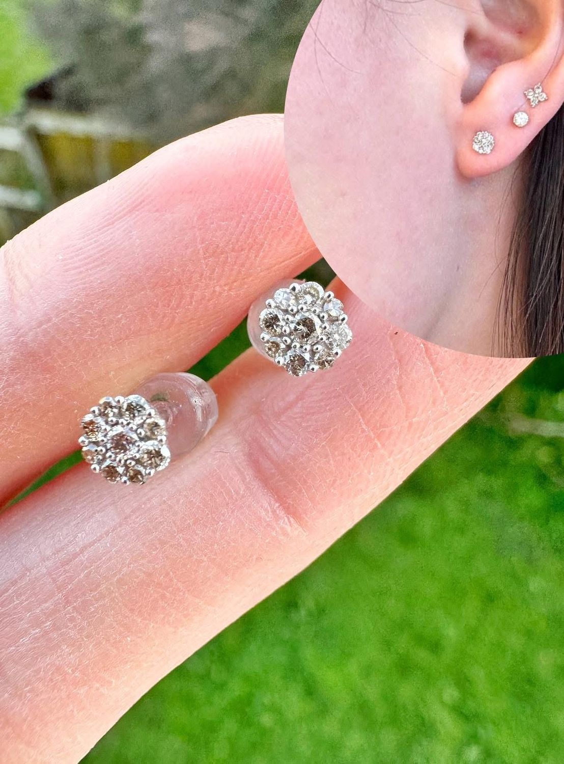 0.20 tcw Round Stud 18k WG