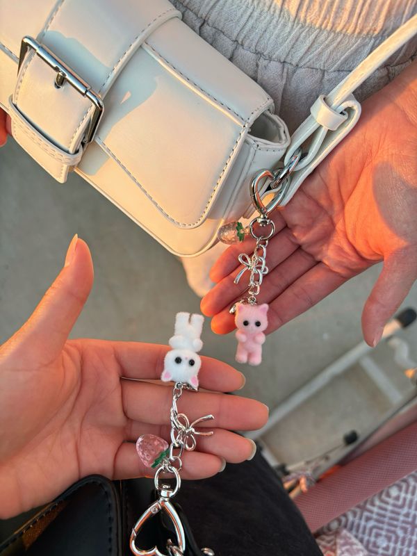 NEW Silver Matching Pink &amp; White Kitty Bag Charm Keychain Set