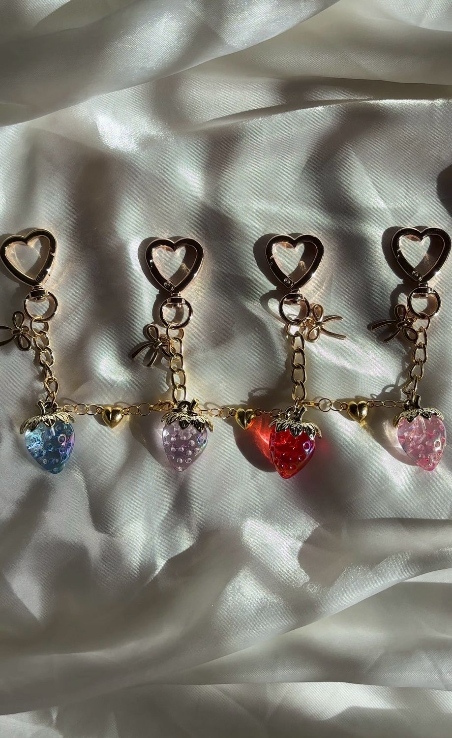✨NEW Gold Matching Quartet Strawberry Bag Charm Set(4 Ppl )✨