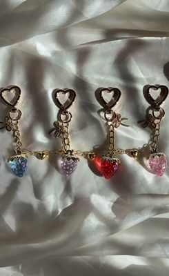 ✨NEW Gold Matching Quartet Strawberry Bag Charm Set(4 Ppl )✨