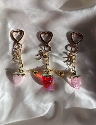 ✨NEW Gold Matching Strawberry Trio Bag Charm Set (3 ppl)✨