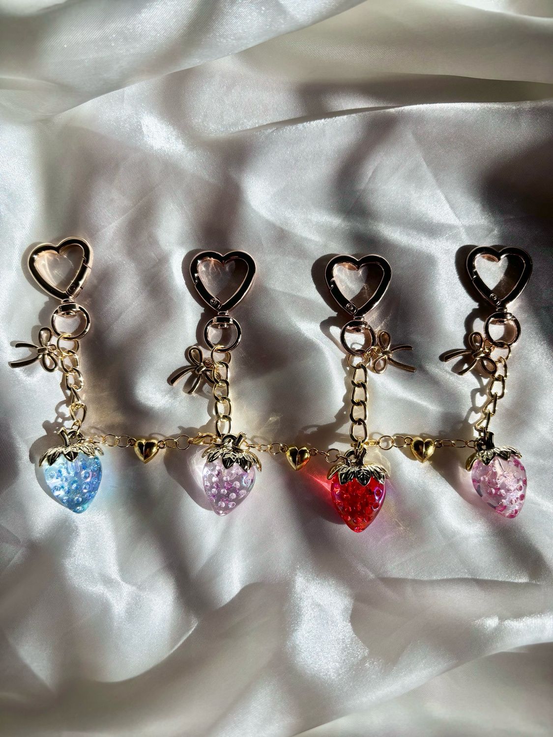 ✨NEW Gold Matching Quartet Strawberry Bag Charm Set(4 Ppl )✨