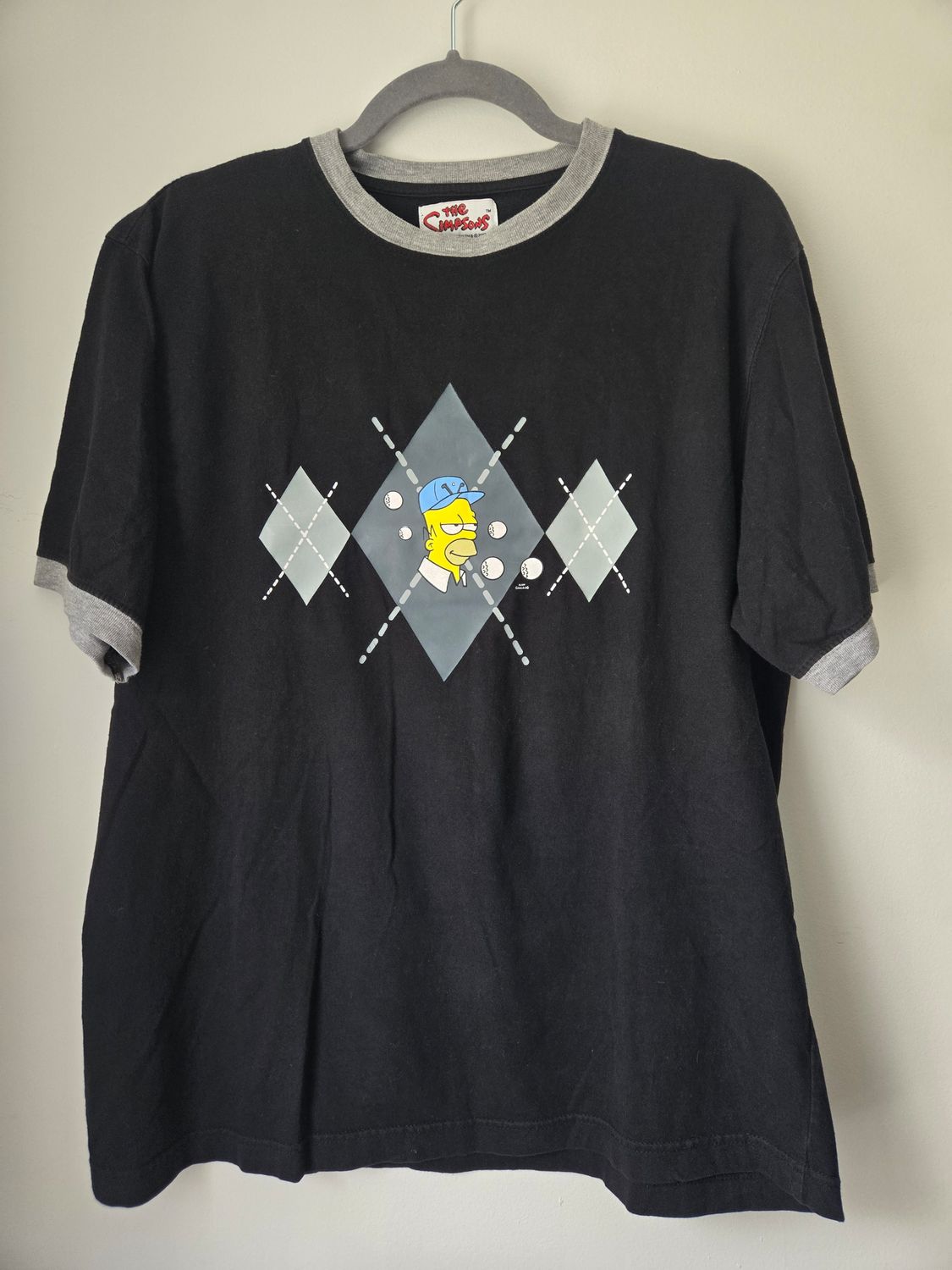 Homer Simpson Golf Official The Simpsons Men&#39;s Medium (M) T-Shirt (Black with Grey Lined Sleeves) - GU