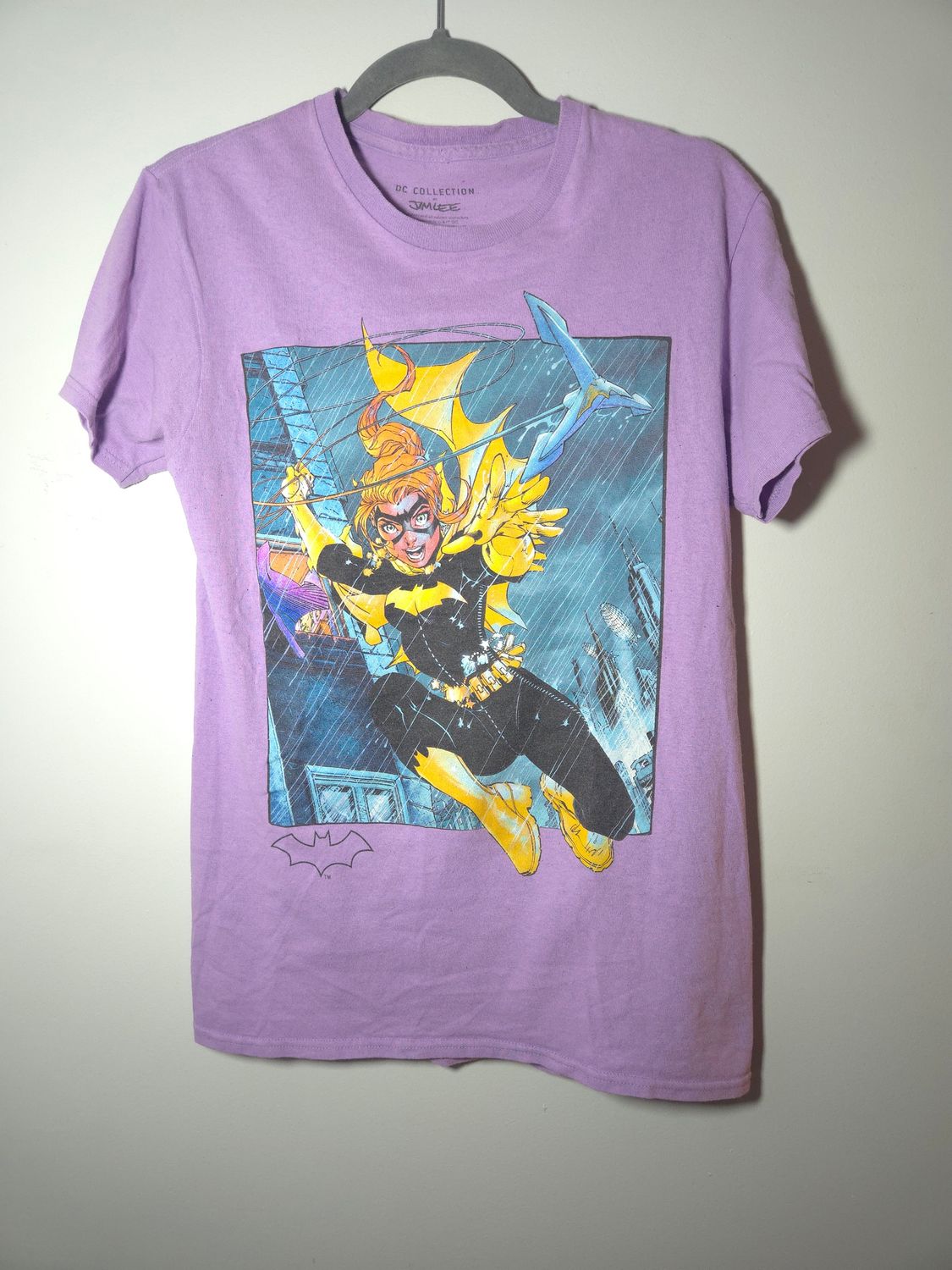 Batgirl Comic Book Art Style DC Women&#39;s Small (S) T-Shirt Purple Geeky Tee - G