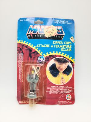 1984 Skeletor MOTU Zipper Clips Collectible (new and sealed in original package)