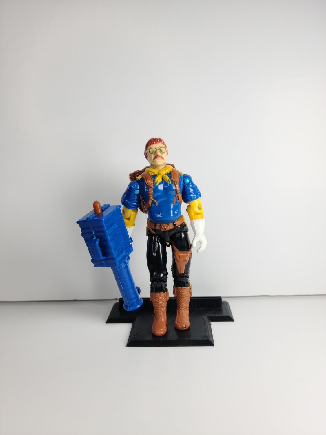 1992 Wild Bill (with 2 accessories) - vintage G.I. Joe action figure Hasbro