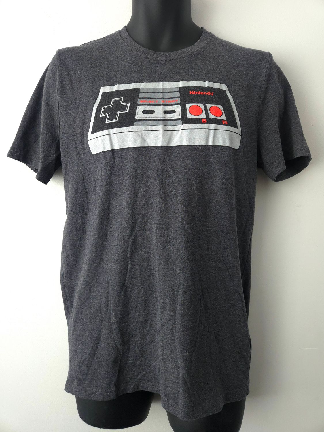 Nintendo Controller Gray Graphic Tee Men&#39;s Medium T-Shirt