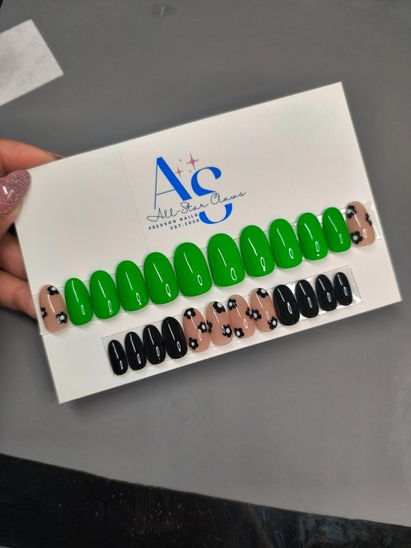 RTS Short Round| Flowers| Green| Black| Spring| Gel Press Ons