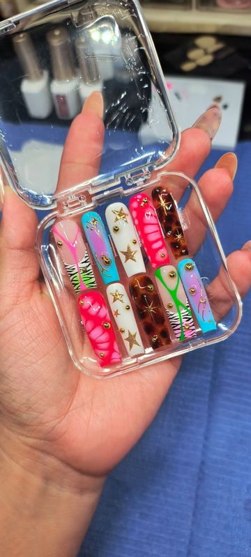 Freestyle| Mix Match| Chrome| Aura| Zebra French| Gel Press ons