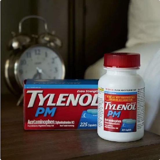 Tylenol PM Extra Strength 225 Caplets – Nighttime Pain Relief and Sleep Aid. Packaging and the bottle front view.