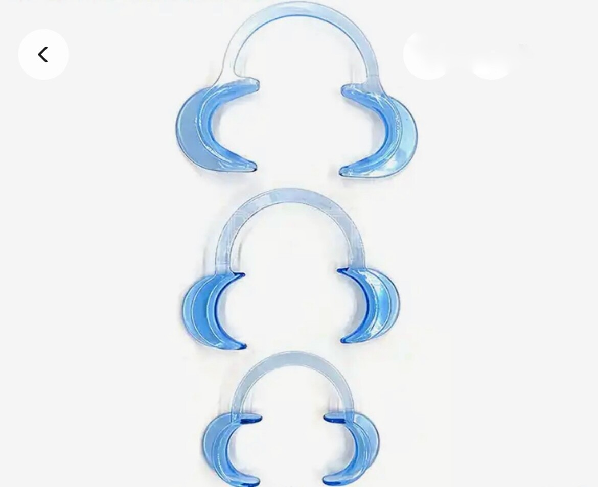 Retractor de labios