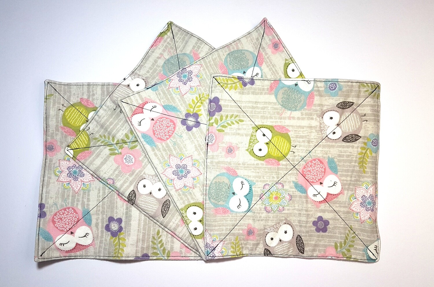 un paper towels - Owls
