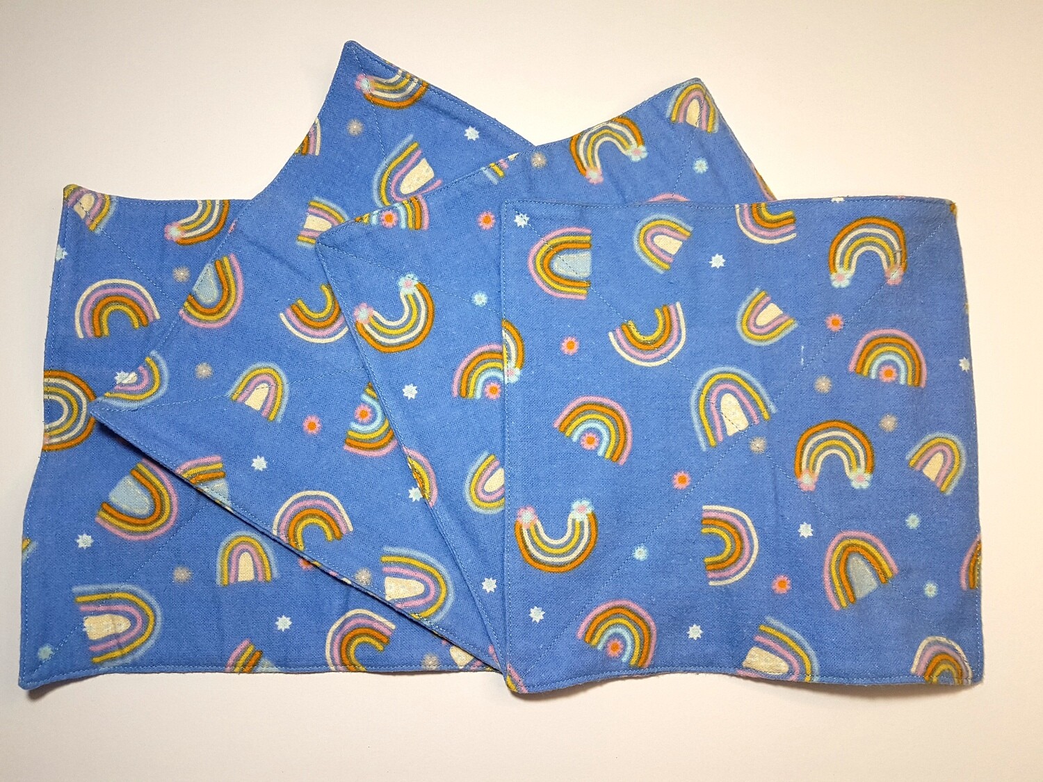 un paper towels - Blue Rainbows