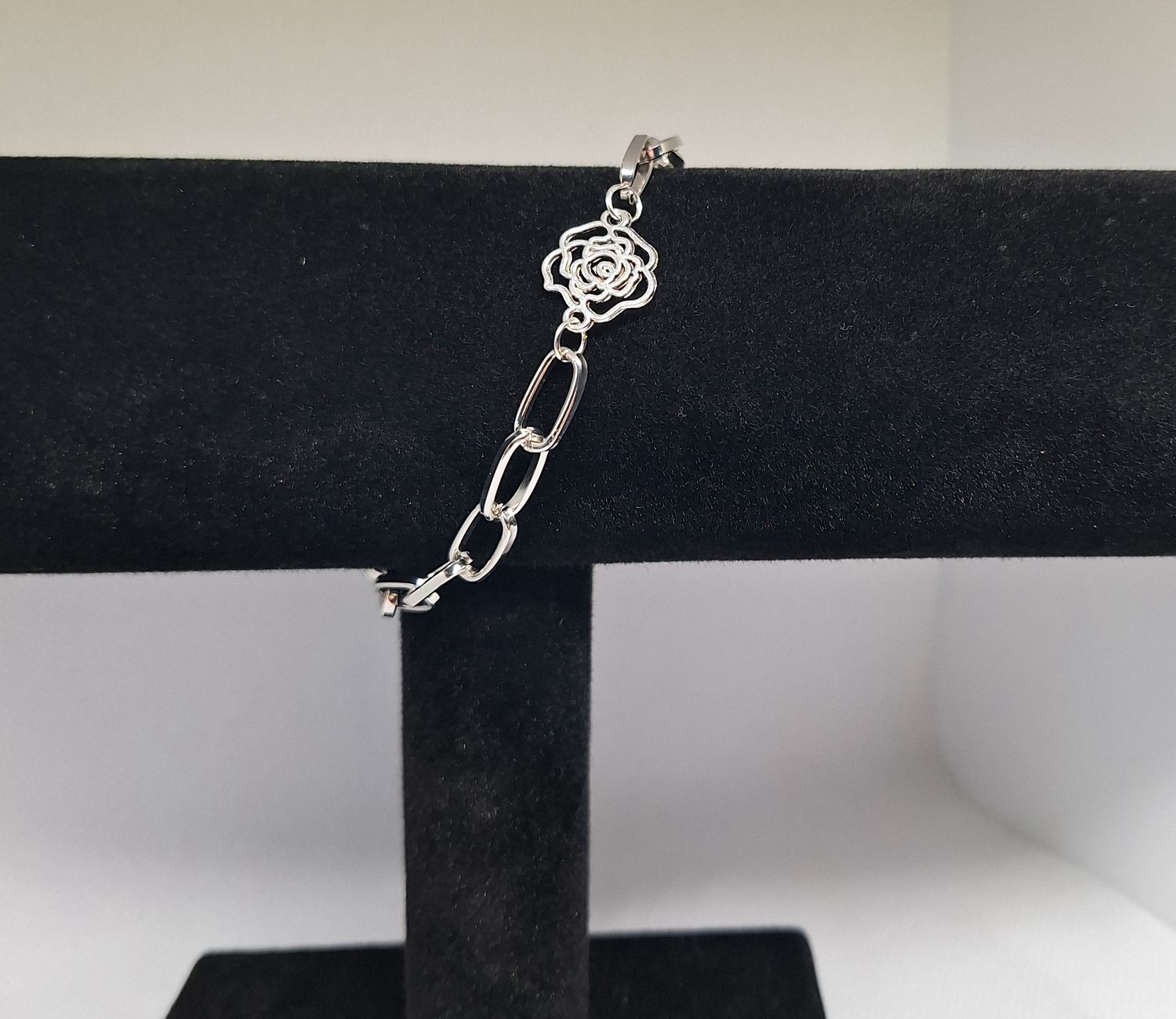 Oval Cable link Bracelet with Flower