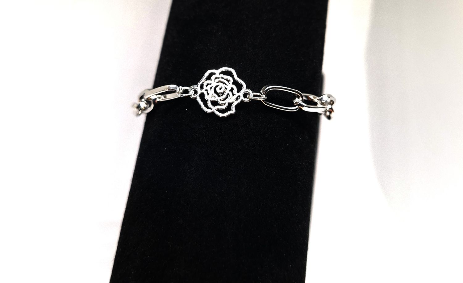 Oval Cable link Bracelet with Flower