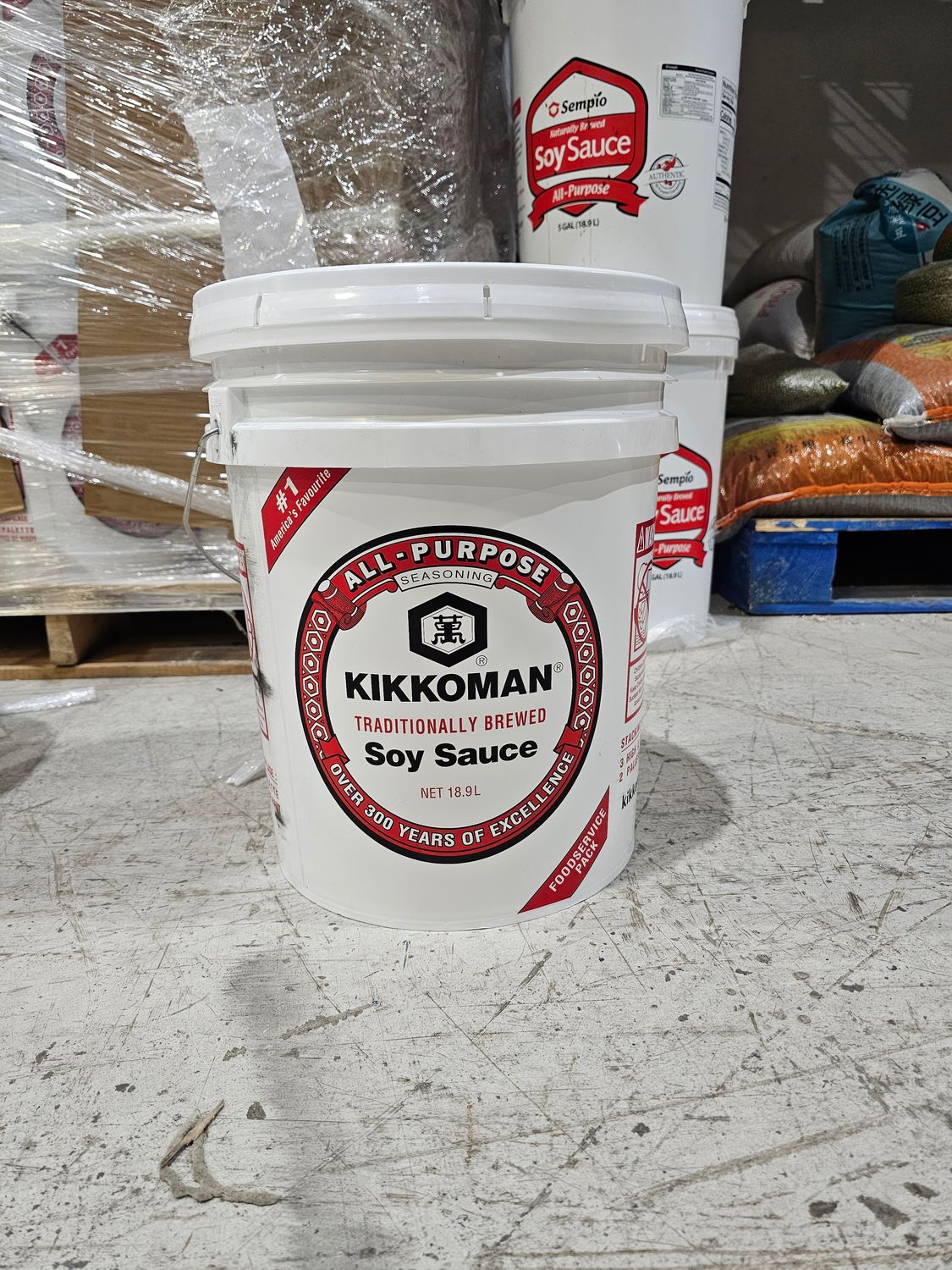 Kikkoman Light Soy Sauce 萬字醬油 (18.9L)